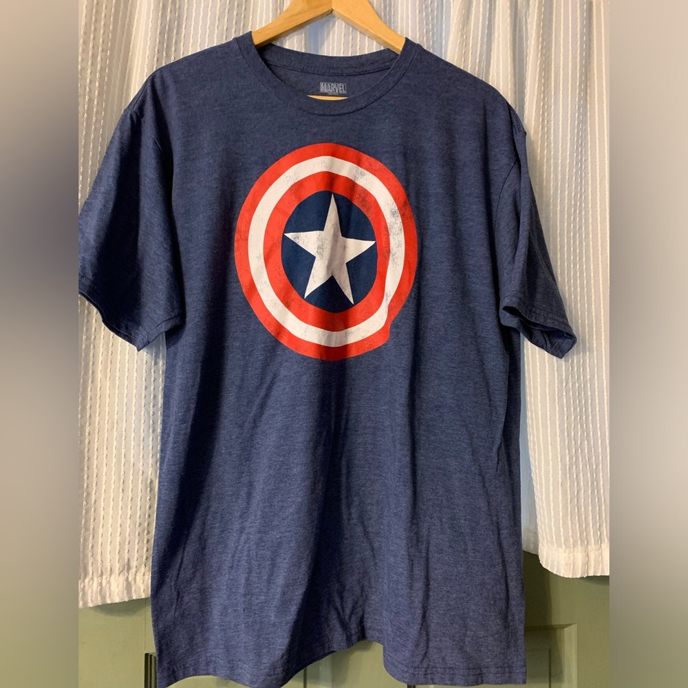 NWOT! CAPTAIN AMERICA TEE. Size XL.